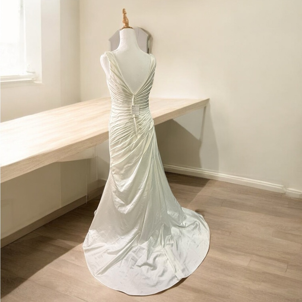 David's Bridal Cream Wedding Dress - Picture 8 of 16